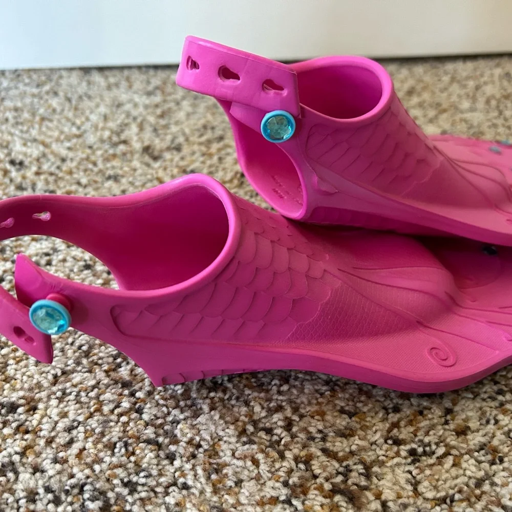 NWOT Speedo Flutter Feet Kid's Swim Fins, Berry, size L/XL
